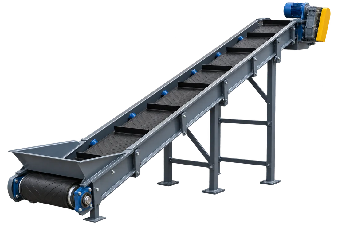 Inclined cleated belt conveyor with side skirts